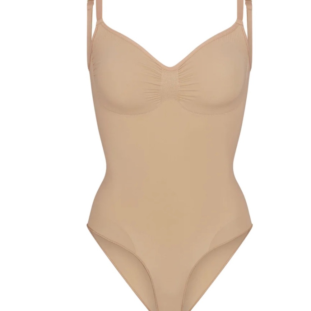 SKIMS / SEAMLESS SCULPT BRIEF BODYSUIT, cream clay color. - Picture 5 of 10